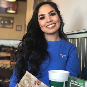 Meet your Posher, Ariana